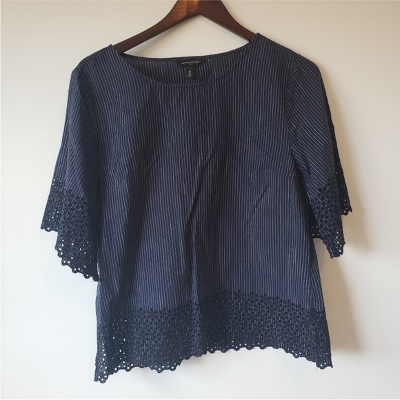 BANANA REPUBLIC Eyelet Tapestry Navy Boxy Crop Top Size Small - Picture 2 of 9